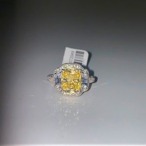 Very Beautiful CZ & Silver Ring